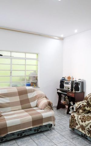 Casa à venda com 102m², 3 quartos e 2 vagasSala