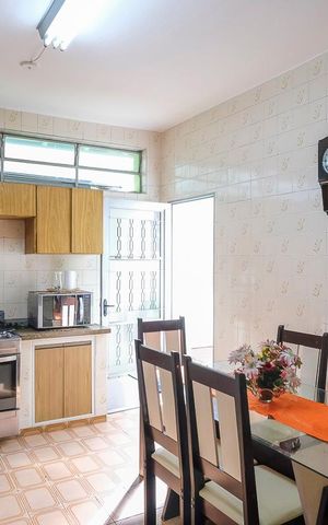 Casa à venda com 102m², 3 quartos e 2 vagasCozinha