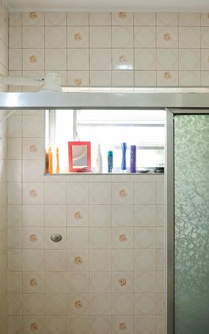 Casa à venda com 102m², 3 quartos e 2 vagasBanheiro