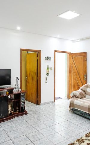 Casa à venda com 102m², 3 quartos e 2 vagasSala
