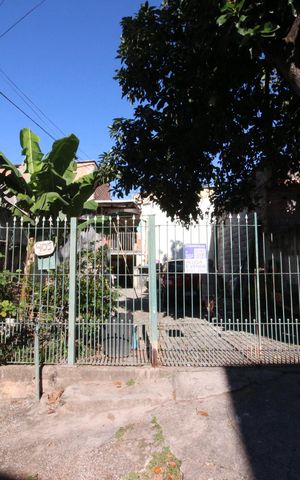 Casa à venda com 294m², 4 quartos e 4 vagasFachada