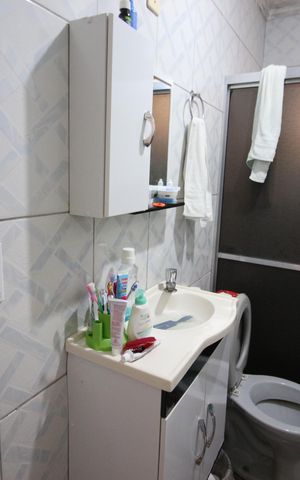 Casa à venda com 294m², 4 quartos e 4 vagasBanheiro 2