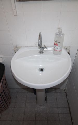 Casa à venda com 280m², 3 quartos e 2 vagasBanheiro 2