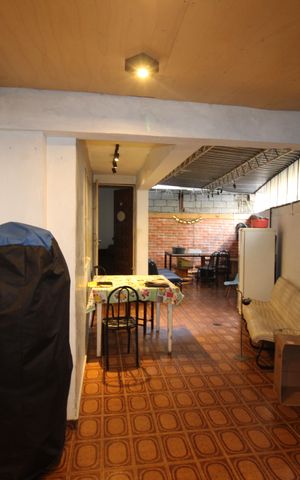 Casa à venda com 280m², 3 quartos e 2 vagasGaragem