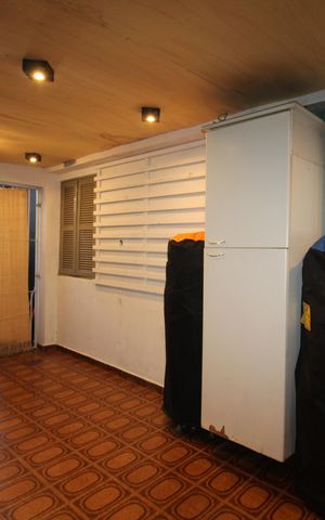 Casa à venda com 280m², 3 quartos e 2 vagasGaragem