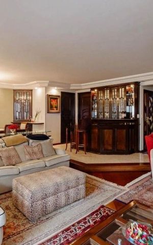 Apartamento à venda com 189m², 3 quartos e 4 vagas