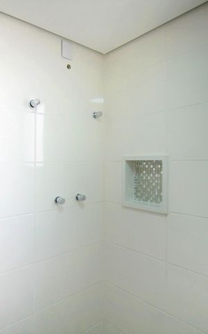 Apartamento à venda com 137m², 2 quartos e 2 vagasBanheiro da Suíte 1