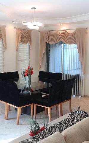 Casa à venda com 423m², 3 quartos e 6 vagasSala