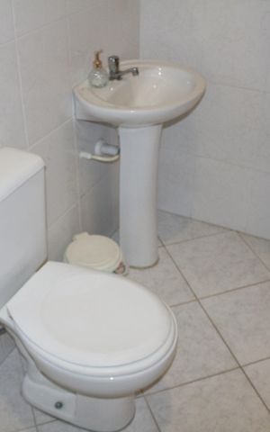 Casa à venda com 423m², 3 quartos e 6 vagasBanheiro 1