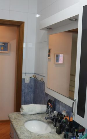 Casa à venda com 423m², 3 quartos e 6 vagasBanheiro 2