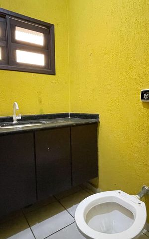 Casa à venda com 300m², 4 quartos e 4 vagas Casa à venda com 300m², 4 quartos e 4 vagasLavabo