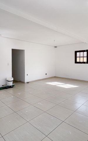 Casa à venda com 300m², 4 quartos e 4 vagas Casa à venda com 300m², 4 quartos e 4 vagasÁrea