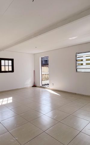 Casa à venda com 300m², 4 quartos e 4 vagas Casa à venda com 300m², 4 quartos e 4 vagasÁrea