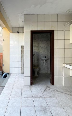 Casa à venda com 300m², 4 quartos e 4 vagas Casa à venda com 300m², 4 quartos e 4 vagasÁrea de Serviço