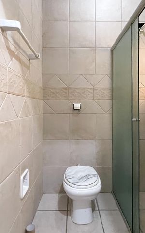 Casa à venda com 300m², 4 quartos e 4 vagas Casa à venda com 300m², 4 quartos e 4 vagasBanheiro - Suíte