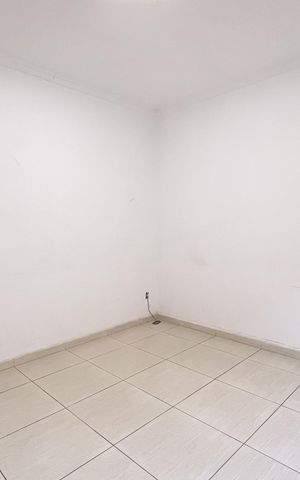 Casa à venda com 300m², 4 quartos e 4 vagas Casa à venda com 300m², 4 quartos e 4 vagasQuarto