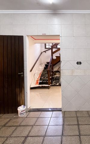 Casa à venda com 300m², 4 quartos e 4 vagas Casa à venda com 300m², 4 quartos e 4 vagasCozinha