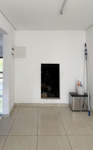 Casa à venda com 300m², 4 quartos e 4 vagas Casa à venda com 300m², 4 quartos e 4 vagasAcesso - Salão