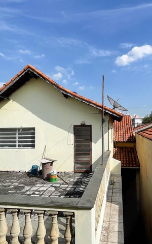 Casa à venda com 300m², 4 quartos e 4 vagas Casa à venda com 300m², 4 quartos e 4 vagasVista - Varanda