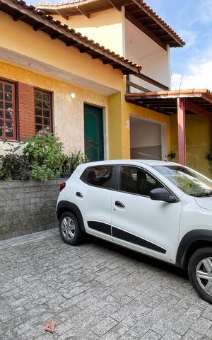 Casa à venda com 300m², 4 quartos e 4 vagas Casa à venda com 300m², 4 quartos e 4 vagasGaragem