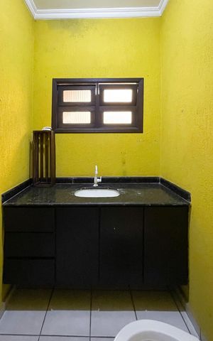 Casa à venda com 300m², 4 quartos e 4 vagas Casa à venda com 300m², 4 quartos e 4 vagasLavabo