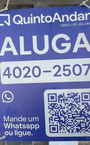 Casa à venda com 300m², 4 quartos e 4 vagas Casa à venda com 300m², 4 quartos e 4 vagasFachada