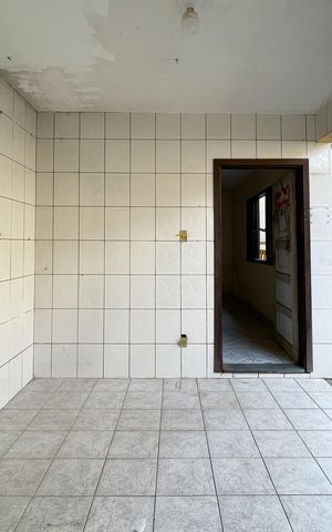 Casa à venda com 300m², 4 quartos e 4 vagas Casa à venda com 300m², 4 quartos e 4 vagasÁrea de Serviço