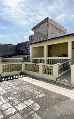 Casa à venda com 300m², 4 quartos e 4 vagas Casa à venda com 300m², 4 quartos e 4 vagasSacada