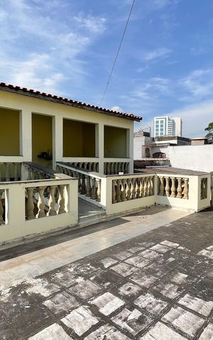 Casa à venda com 300m², 4 quartos e 4 vagas Casa à venda com 300m², 4 quartos e 4 vagasSacada
