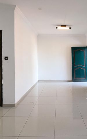 Casa à venda com 300m², 4 quartos e 4 vagas Casa à venda com 300m², 4 quartos e 4 vagasSala