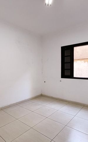 Casa à venda com 300m², 4 quartos e 4 vagas Casa à venda com 300m², 4 quartos e 4 vagasQuarto