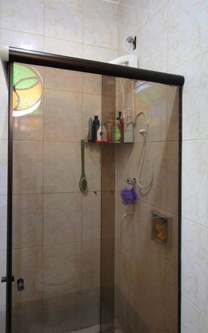 Casa à venda com 139m², 4 quartos e 1 vagaBanheiro