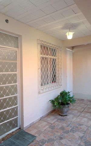 Casa à venda com 139m², 4 quartos e 1 vagaVaranda Entrada