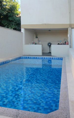 Casa à venda com 139m², 4 quartos e 1 vagaPiscina