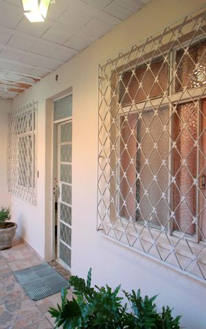 Casa à venda com 139m², 4 quartos e 1 vagaVaranda Entrada