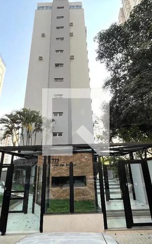 Apartamento à venda com 210m², 4 quartos e 3 vagas Apartamento à venda com 210m², 4 quartos e 3 vagasFachada e portaria