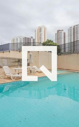 Apartamento à venda com 210m², 4 quartos e 3 vagas Apartamento à venda com 210m², 4 quartos e 3 vagasÁrea comum - Piscina