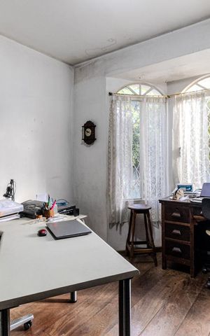 Casa à venda com 362m², 4 quartos e 5 vagas Casa à venda com 362m², 4 quartos e 5 vagasEscritório