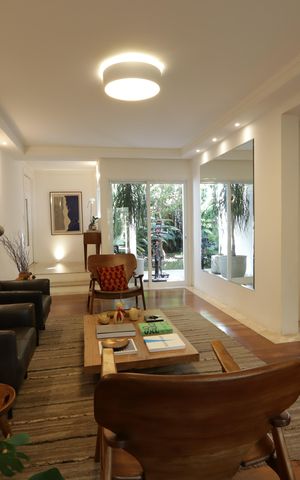 Casa à venda com 351m², 3 quartos e 3 vagasSala