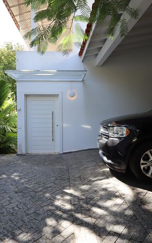 Casa à venda com 351m², 3 quartos e 3 vagasGaragem