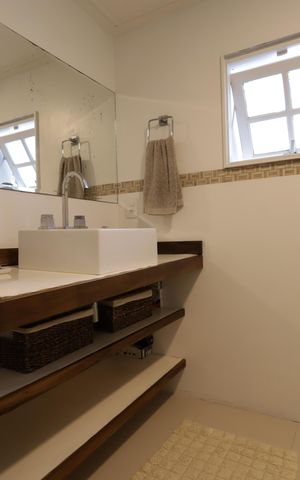 Casa à venda com 351m², 3 quartos e 3 vagasBanheiro da Suíte 2