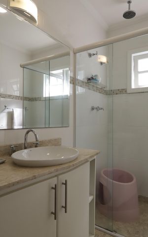 Casa à venda com 351m², 3 quartos e 3 vagasBanheiro da Suíte 1