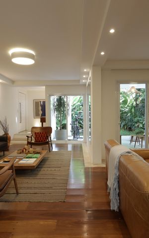 Casa à venda com 351m², 3 quartos e 3 vagasSala