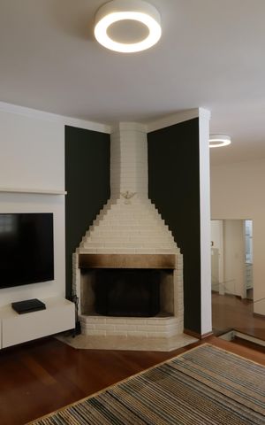 Casa à venda com 351m², 3 quartos e 3 vagasSala Intima