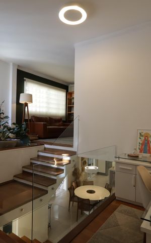 Casa à venda com 351m², 3 quartos e 3 vagasEscritório