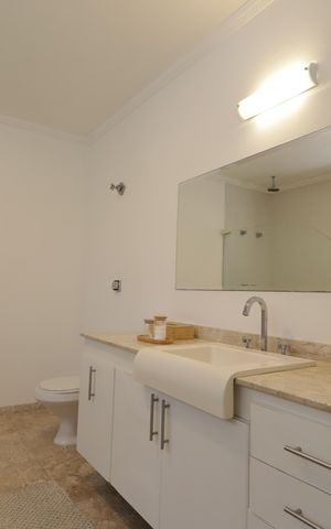 Casa à venda com 351m², 3 quartos e 3 vagasBanheiro da Suíte 2