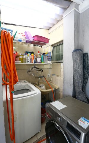 Casa à venda com 163m², 3 quartos e 2 vagas Casa à venda com 163m², 3 quartos e 2 vagasÁrea de Serviço