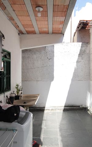 Casa à venda com 180m², 3 quartos e 1 vagaÁrea de Serviço