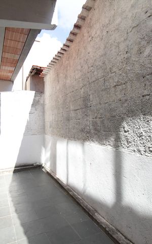 Casa à venda com 180m², 3 quartos e 1 vagaÁrea de Serviço