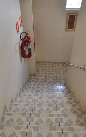 Apartamento à venda com 70m², 2 quartos e sem vagaEscada de acesso